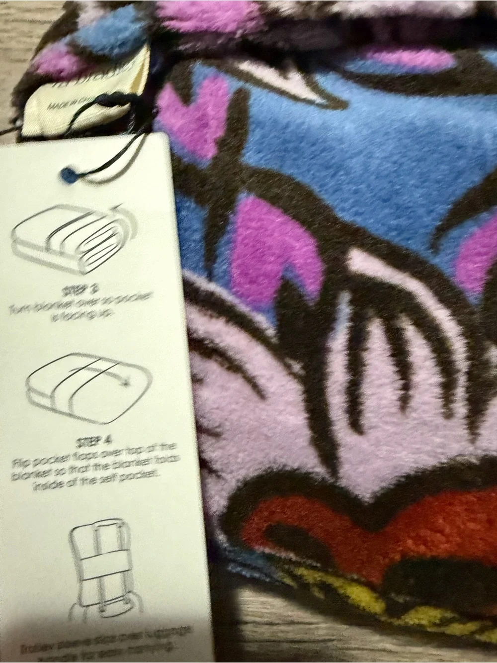 NWT Vera Bradley Blue Floral Fleece Blanket- includes over luggage handle option